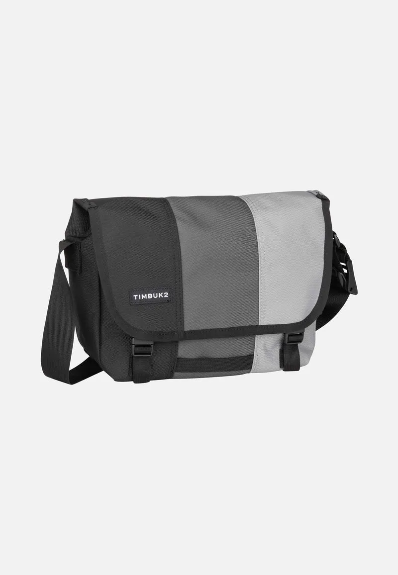 Classic XS Ironside - Messenger Bag