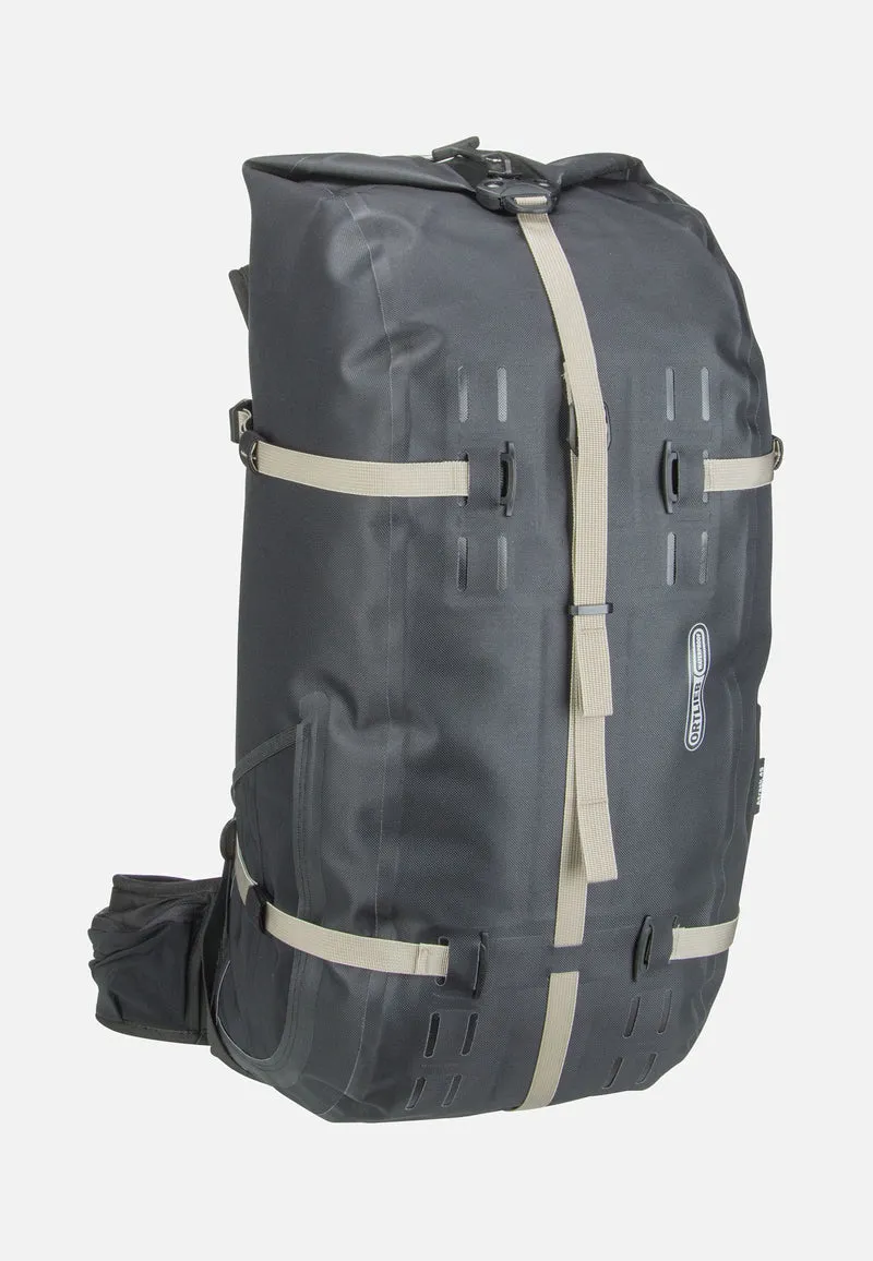 Atrack 45L Schwarz - Travel Backpack