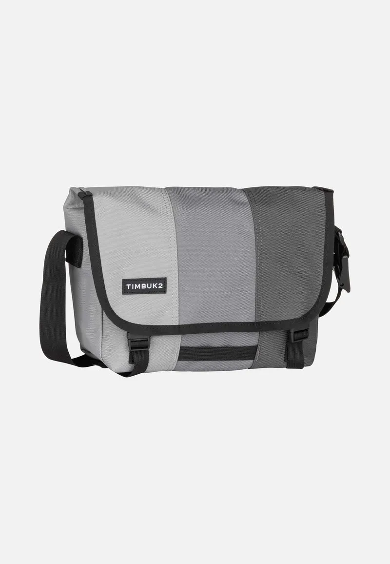 Classic XS Smoke - Messenger Bag