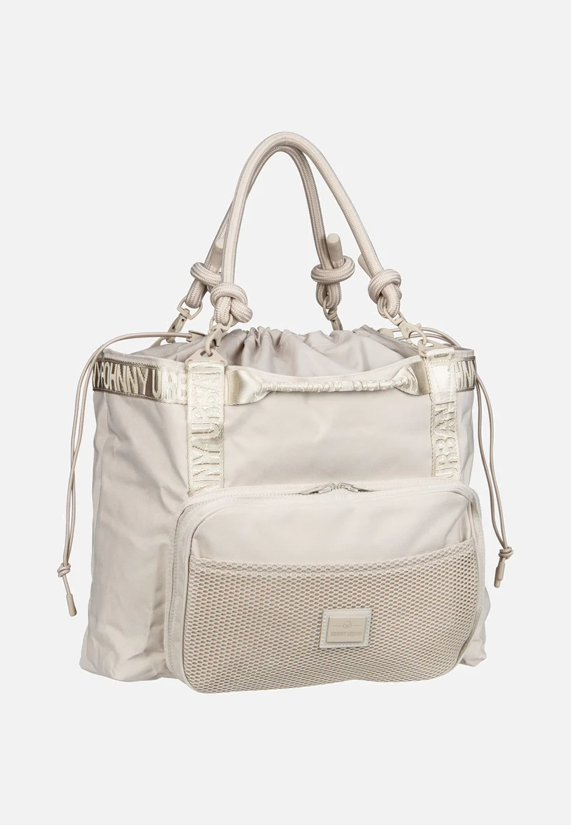Cassie Sand - Shopper