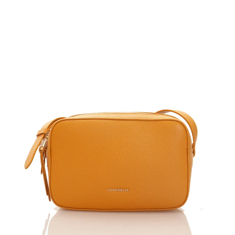 Borsa Donna a Tracolla Piccola COCCINELLE linea Lea in Pelle Colore Resina